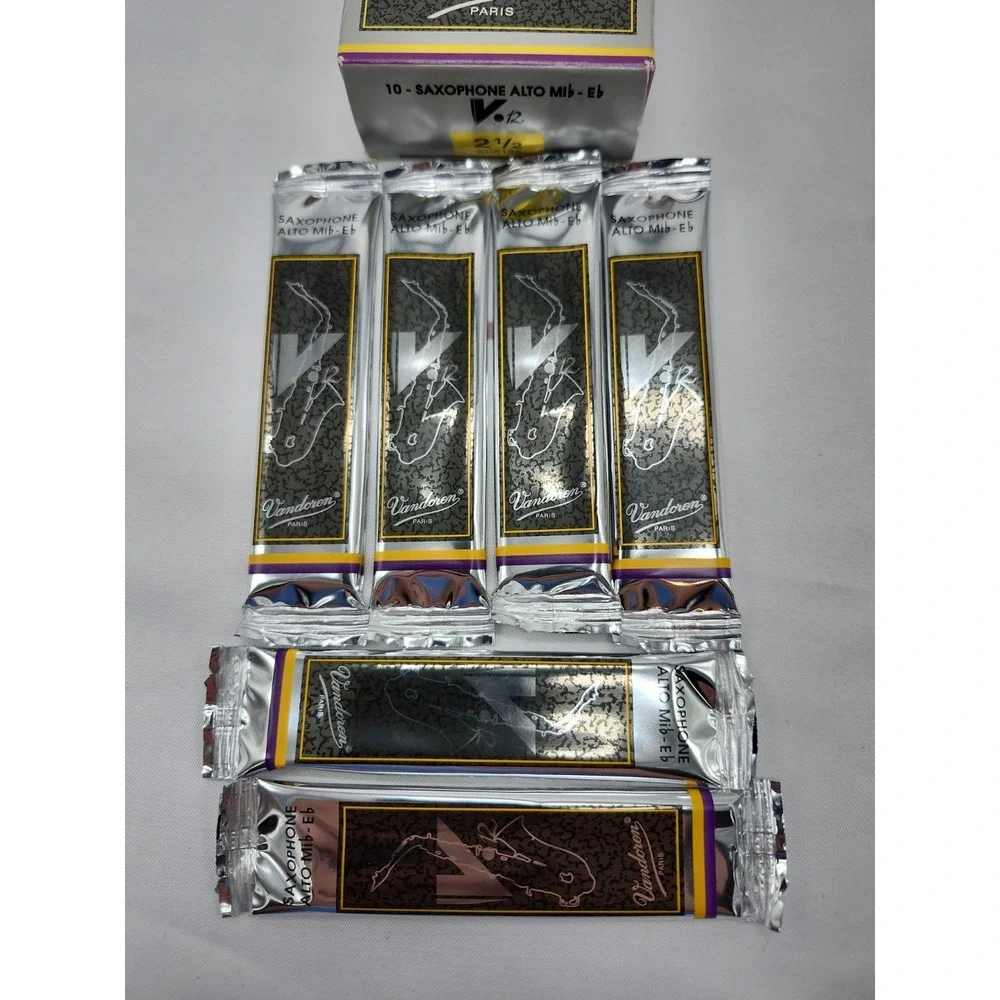 Vandoren V12 Alto Sax Reeds 2.5 SR6125 Open Box 7 of 10 Unused Made France